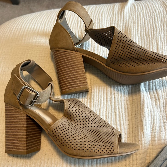 Soda brand, brown open toe sandals with heel - Picture 3 of 5